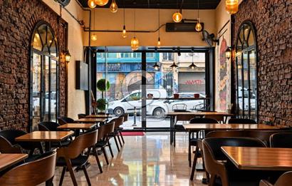 KARAKÖY'DE RESTORANLI, 12 ODALI DEVREN KİRALIK BİNA