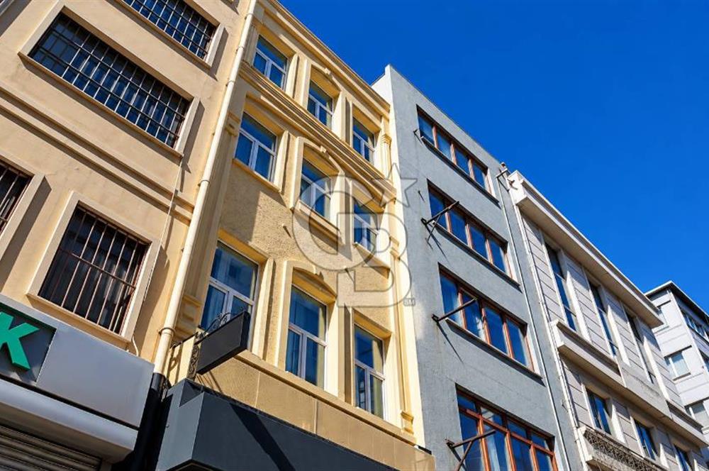 KARAKÖY'DE RESTORANLI, 12 ODALI DEVREN KİRALIK BİNA