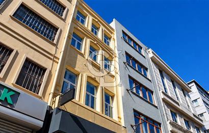 KARAKÖY'DE RESTORANLI, 12 ODALI DEVREN KİRALIK BİNA