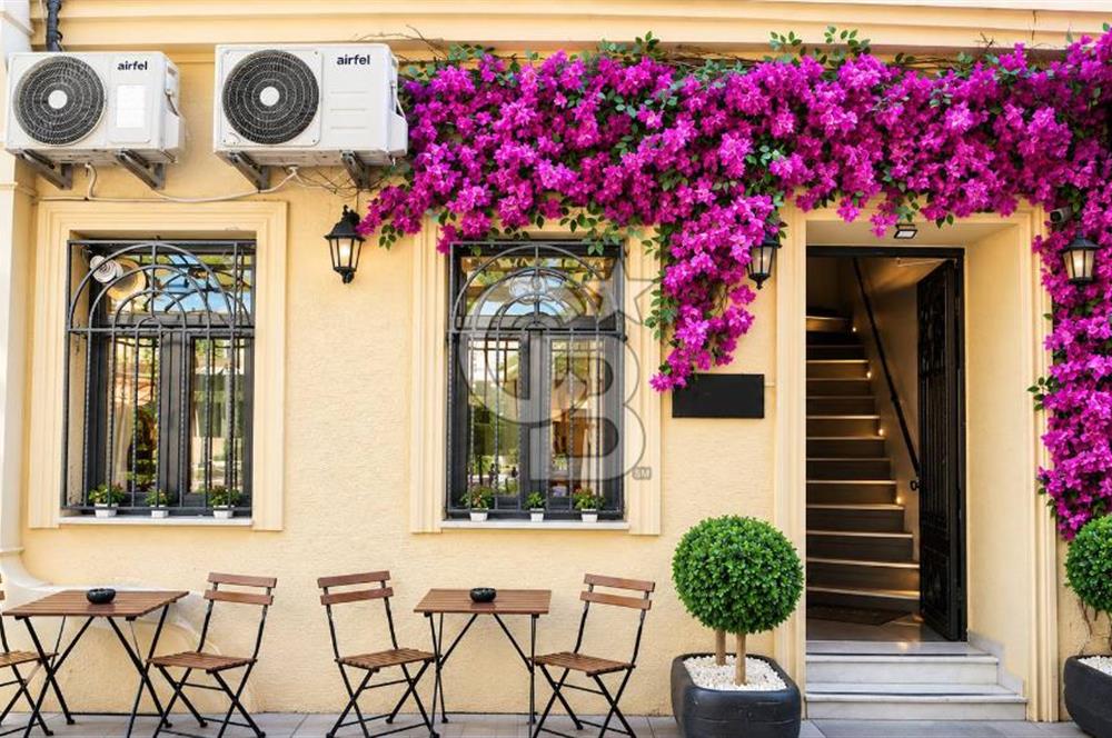 KARAKÖY'DE RESTORANLI, 12 ODALI DEVREN KİRALIK BİNA