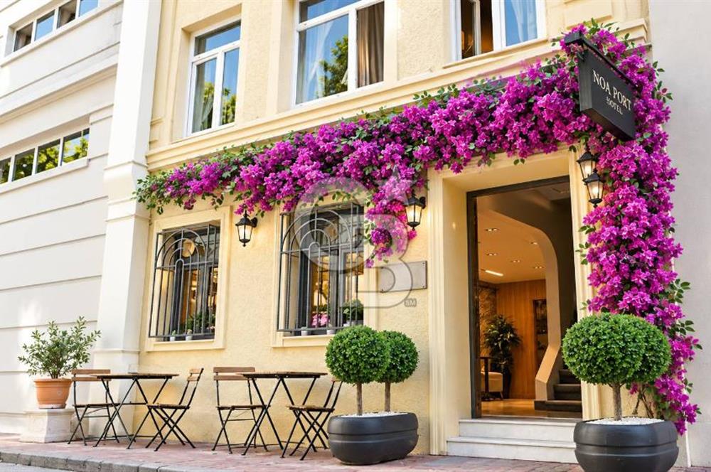 KARAKÖY'DE RESTORANLI, 12 ODALI DEVREN KİRALIK BİNA