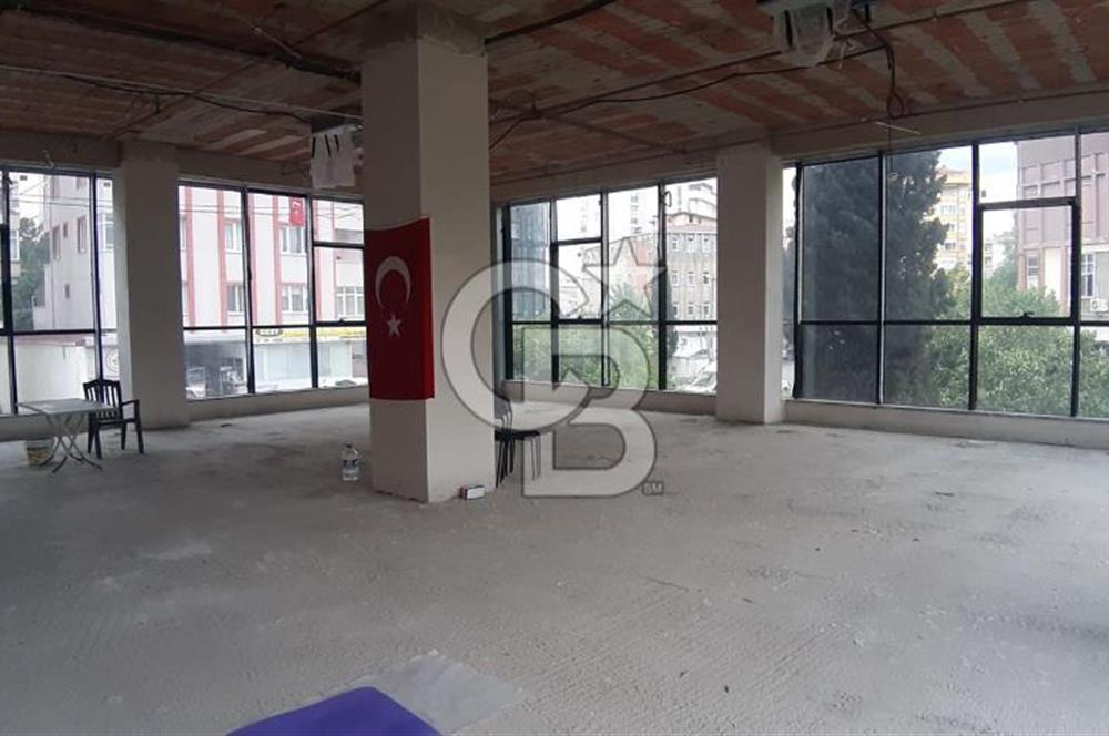 İDEALTEPE E5'TE PRESTİJLİ BİNADA KDVLİ 400 M2 KİRALIK PLAZA KATI