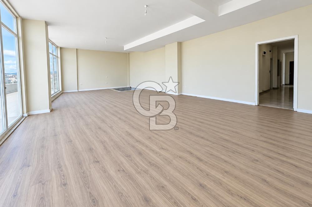 MERKEZ HAYAT ÇARŞI’DA 190 M² TERASLI, 2 KATLI KİRALIK DÜKKÂN