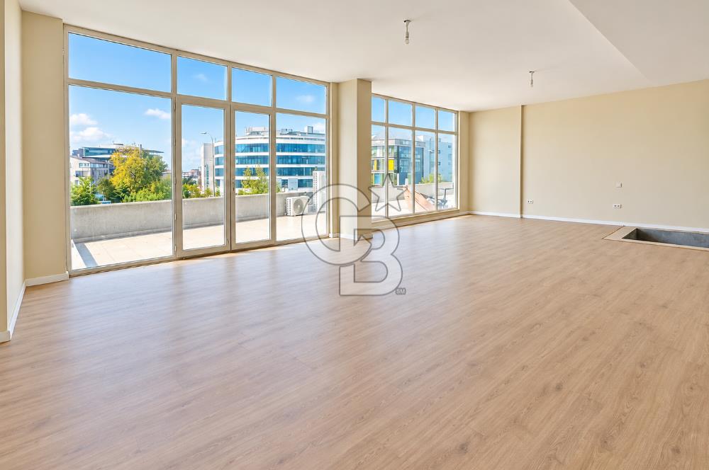 MERKEZ HAYAT ÇARŞI’DA 190 M² TERASLI, 2 KATLI KİRALIK DÜKKÂN