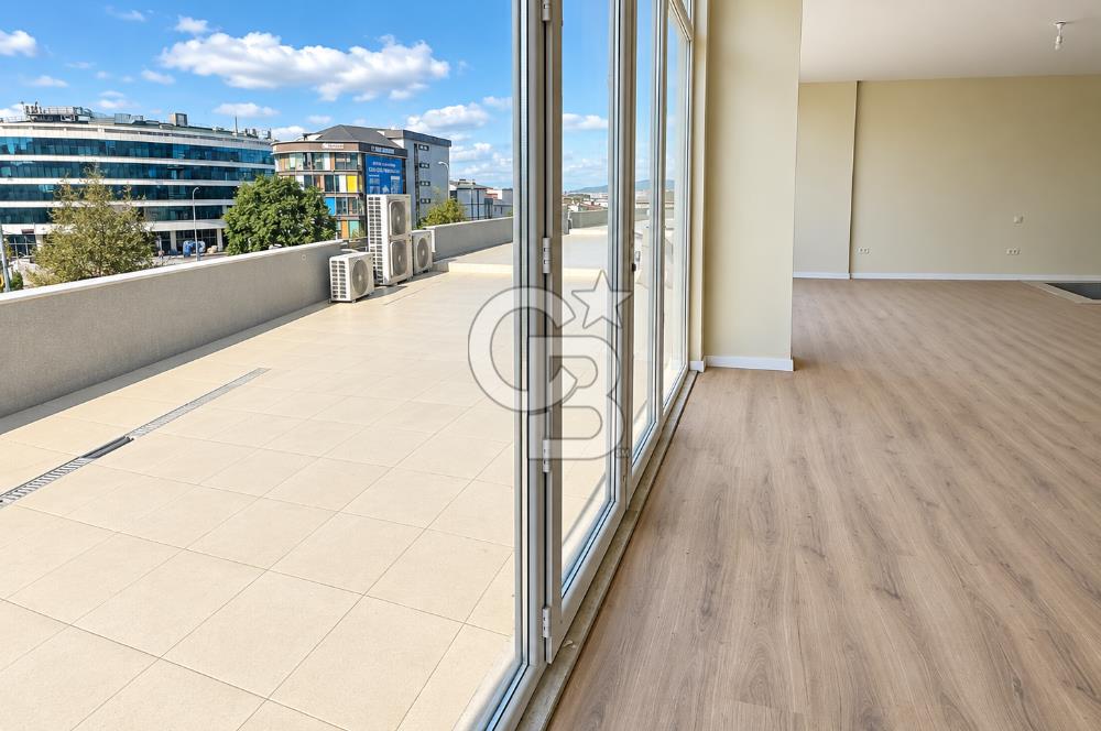 MERKEZ HAYAT ÇARŞI’DA 190 M² TERASLI, 2 KATLI KİRALIK DÜKKÂN