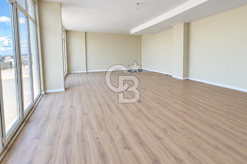 MERKEZ HAYAT ÇARŞI’DA 190 M² TERASLI, 2 KATLI KİRALIK DÜKKÂN