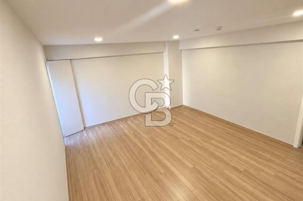 TURAN GÜNEŞ BULVARINDA YOLA CEPHELİ 280M+50M SATILIK DÜKKAN