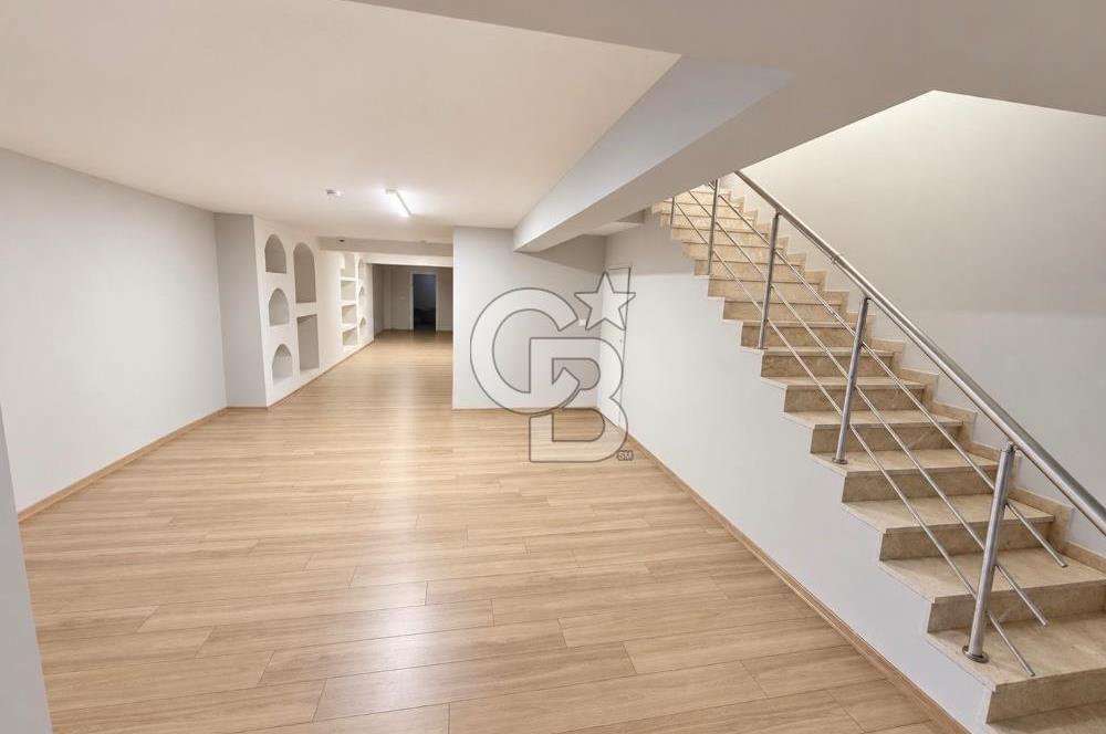 TURAN GÜNEŞ BULVARINDA YOLA CEPHELİ 280M+50M SATILIK DÜKKAN