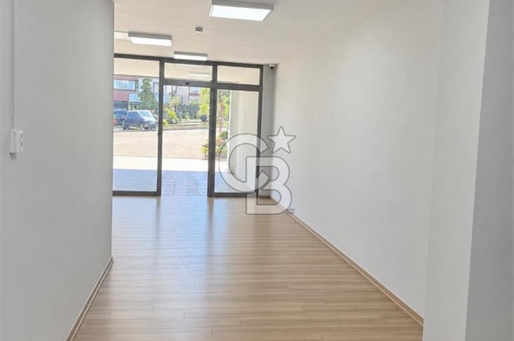 TURAN GÜNEŞ BULVARINDA YOLA CEPHELİ 280M+50M SATILIK DÜKKAN