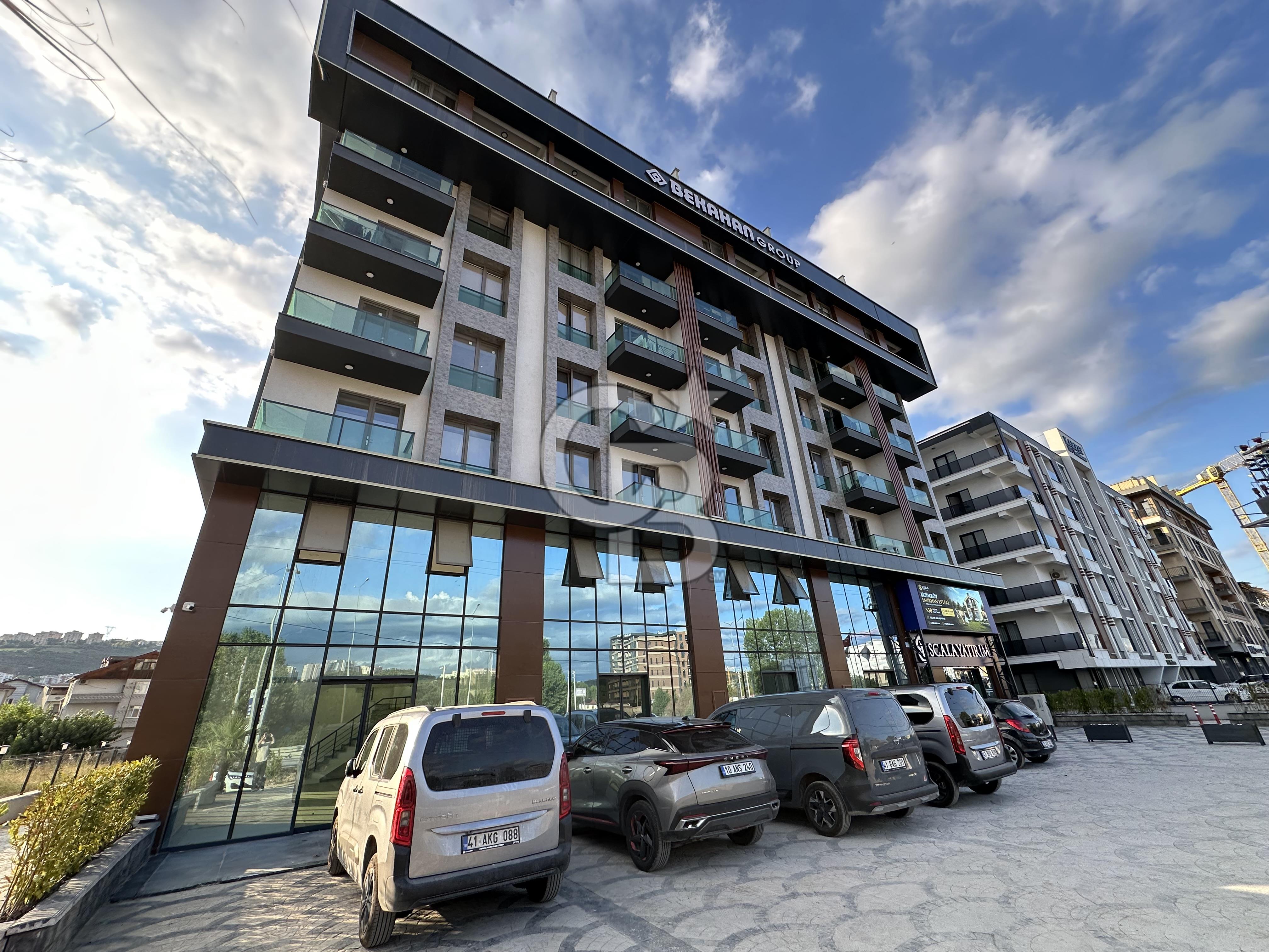 İZMİT YEŞİLOVA DIAMOND Q REZİDANS KİRALIK YOLA CEPHE 1+1 DAİRE