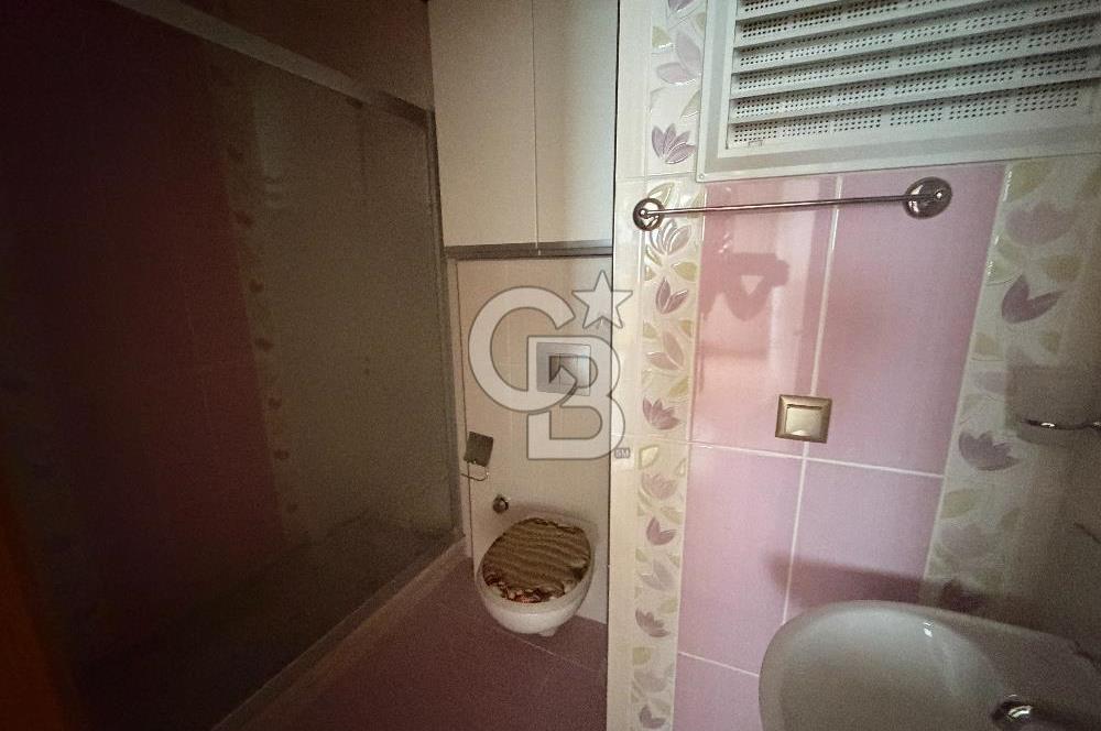 Karşıyaka Yalı Mahallesi’nde Ebeveyn Banyolu Ferah 2+1 Kiralık