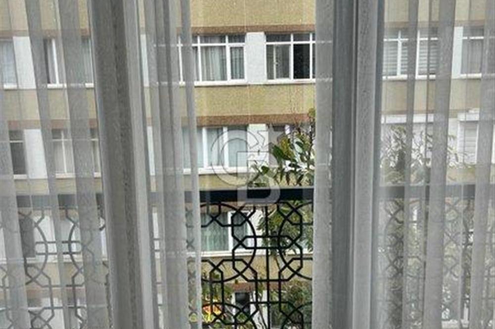 Moda'da yeni eşyalı 1+1 kombili daire