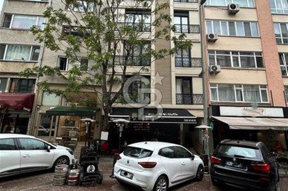 Moda'da yeni eşyalı 1+1 kombili daire