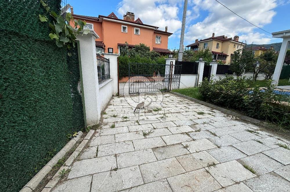 KURTKÖYDE SIFIR LÜKS ISITMALI HAVUZLU, HER ODASI KLİMALI VİLLA