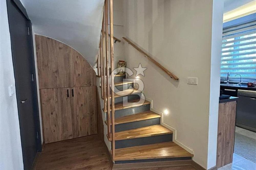 Seferihisar Merkezde Satılık Bahçeli Lüks İkiz Villa