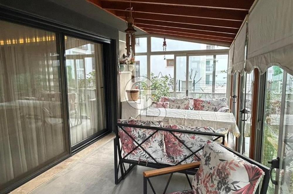 Seferihisar Merkezde Satılık Bahçeli Lüks İkiz Villa