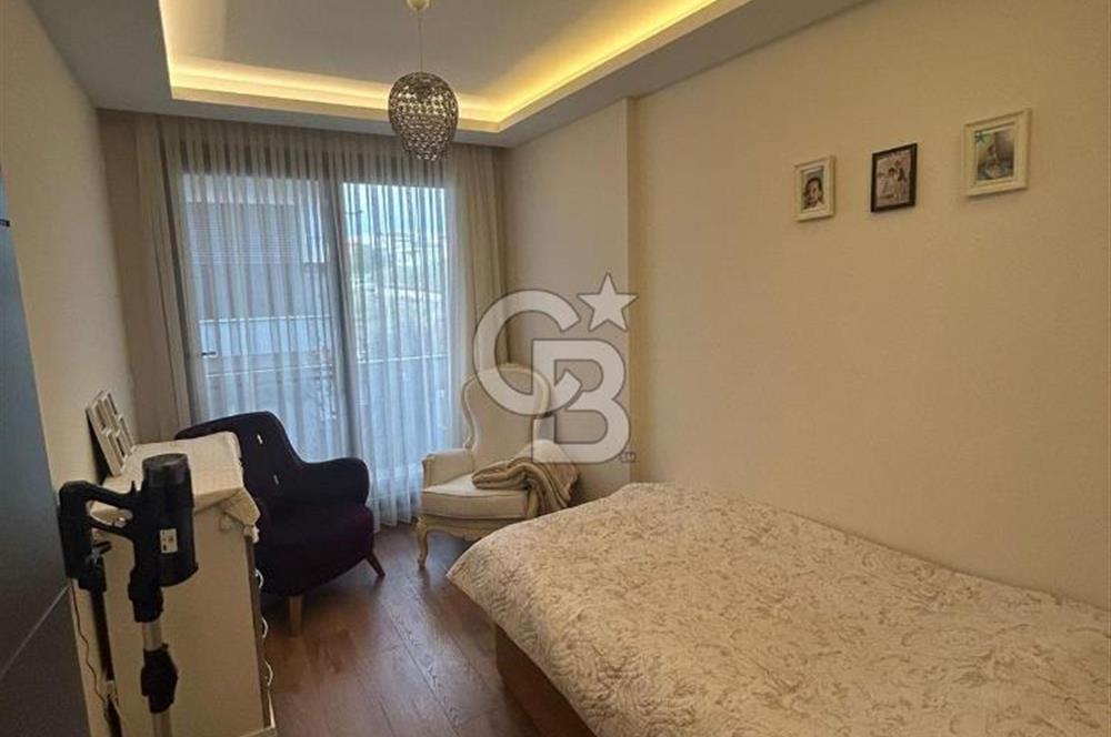 Seferihisar Merkezde Satılık Bahçeli Lüks İkiz Villa