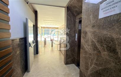 İZMİR BAYRAKLI EMİNOĞLU PLAZADA PRESTİJLİ SATILILIK 3+1 PLAZA OFİSİ