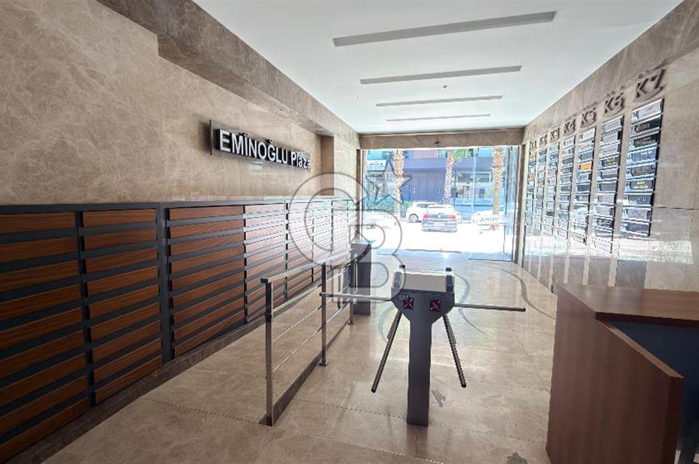 İZMİR BAYRAKLI EMİNOĞLU PLAZADA PRESTİJLİ SATILILIK 3+1 PLAZA OFİSİ