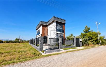 DÖŞEMEALTI'NDA ÖZEL BAHÇELİ, JAKUZİLİ, AYRICALIKLI 4+1 VİLLA