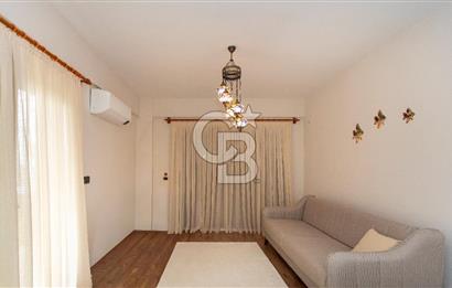  Foça Foçaköy’de Havuzlu Butik Site İçerisinde Vadi Manzaralı Satılık 2+2 Villa