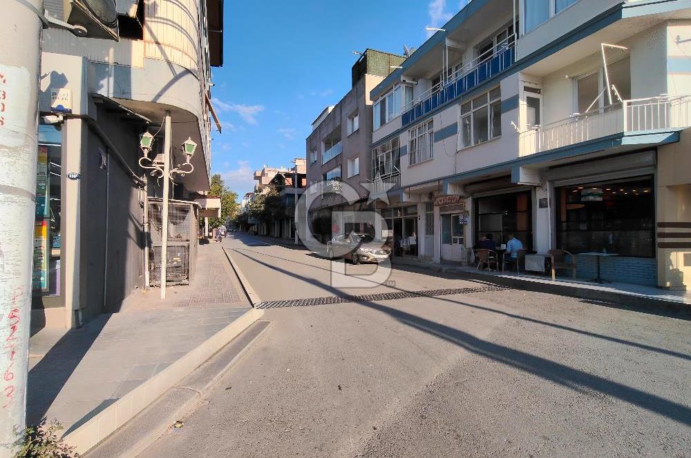 BORNOVA ÜMİT MAHALLESİ'NDE KİRALIK GENİŞ CADDE ÜSTÜ 3+1 DAİRE