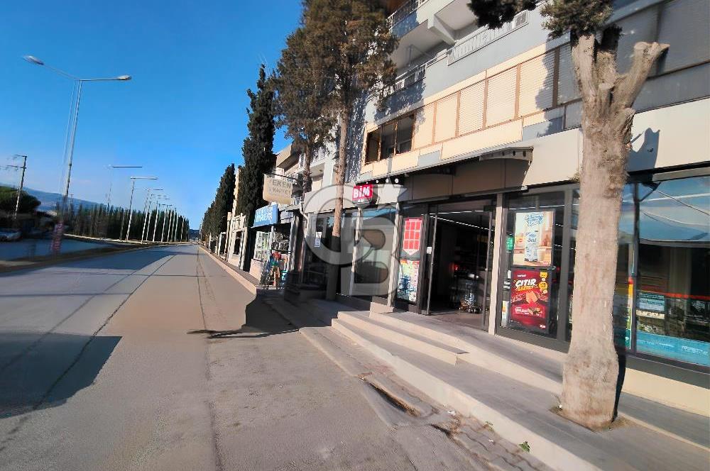 BORNOVA ÜMİT MAHALLESİ'NDE KİRALIK GENİŞ CADDE ÜSTÜ 3+1 DAİRE
