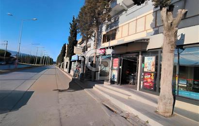 BORNOVA ÜMİT MAHALLESİ'NDE KİRALIK GENİŞ CADDE ÜSTÜ 3+1 DAİRE