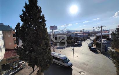 BORNOVA ÜMİT MAHALLESİ'NDE KİRALIK GENİŞ CADDE ÜSTÜ 3+1 DAİRE