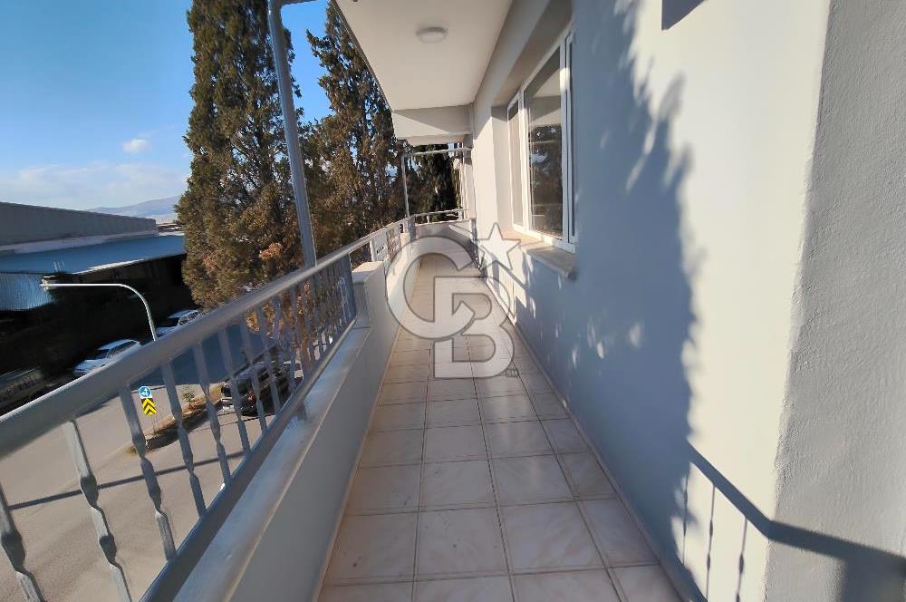 BORNOVA ÜMİT MAHALLESİ'NDE KİRALIK GENİŞ CADDE ÜSTÜ 3+1 DAİRE