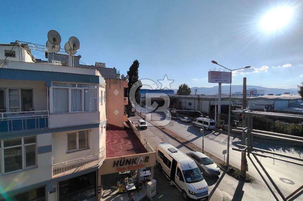 BORNOVA ÜMİT MAHALLESİ'NDE KİRALIK GENİŞ CADDE ÜSTÜ 3+1 DAİRE