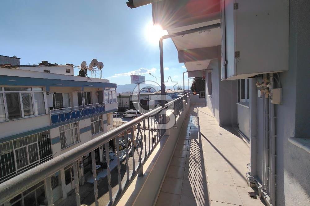 BORNOVA ÜMİT MAHALLESİ'NDE KİRALIK GENİŞ CADDE ÜSTÜ 3+1 DAİRE