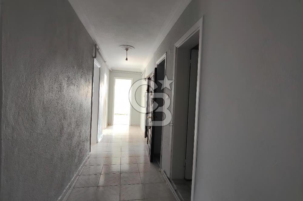 BORNOVA ÜMİT MAHALLESİ'NDE KİRALIK GENİŞ CADDE ÜSTÜ 3+1 DAİRE