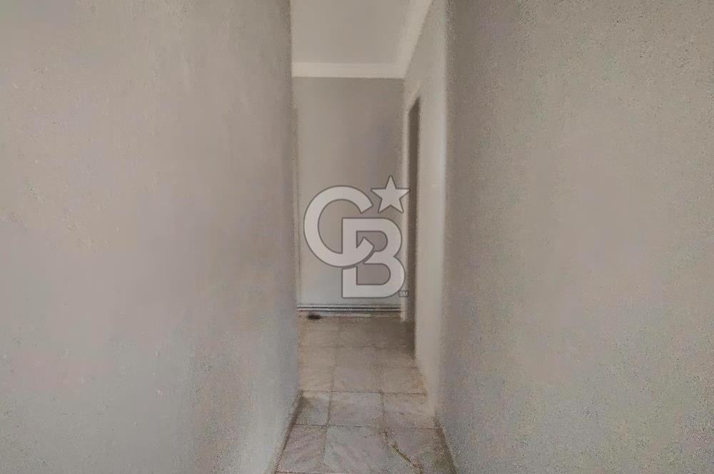 BORNOVA ÜMİT MAHALLESİ'NDE KİRALIK GENİŞ CADDE ÜSTÜ 3+1 DAİRE