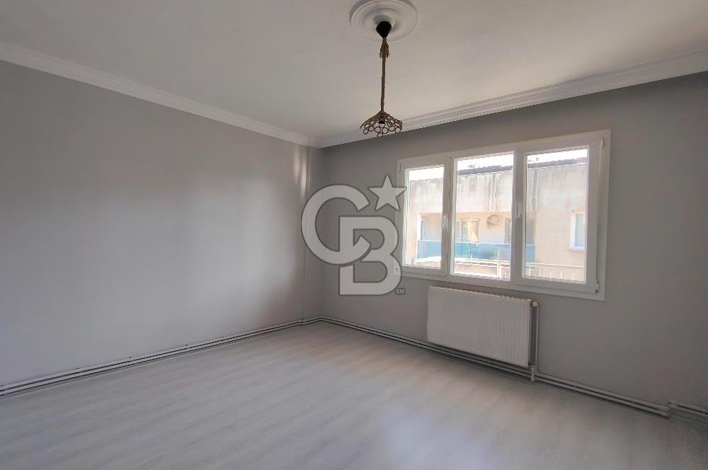 BORNOVA ÜMİT MAHALLESİ'NDE KİRALIK GENİŞ CADDE ÜSTÜ 3+1 DAİRE