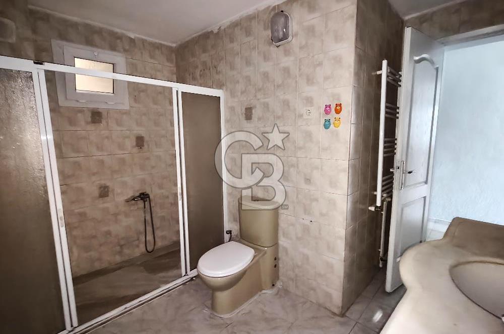 BORNOVA ÜMİT MAHALLESİ'NDE KİRALIK GENİŞ CADDE ÜSTÜ 3+1 DAİRE