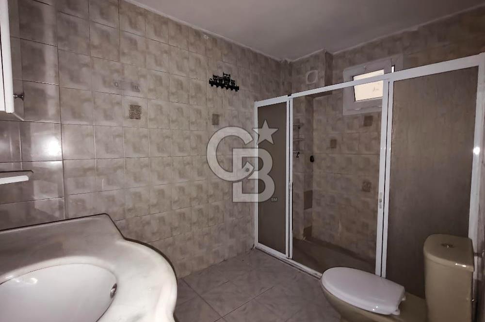 BORNOVA ÜMİT MAHALLESİ'NDE KİRALIK GENİŞ CADDE ÜSTÜ 3+1 DAİRE