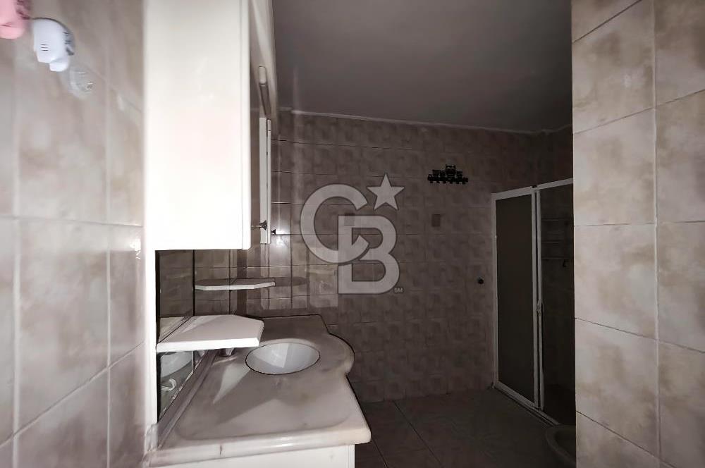 BORNOVA ÜMİT MAHALLESİ'NDE KİRALIK GENİŞ CADDE ÜSTÜ 3+1 DAİRE