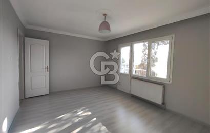 BORNOVA ÜMİT MAHALLESİ'NDE KİRALIK GENİŞ CADDE ÜSTÜ 3+1 DAİRE