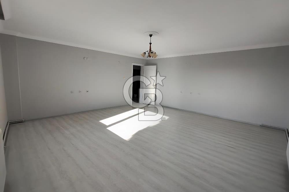 BORNOVA ÜMİT MAHALLESİ'NDE KİRALIK GENİŞ CADDE ÜSTÜ 3+1 DAİRE