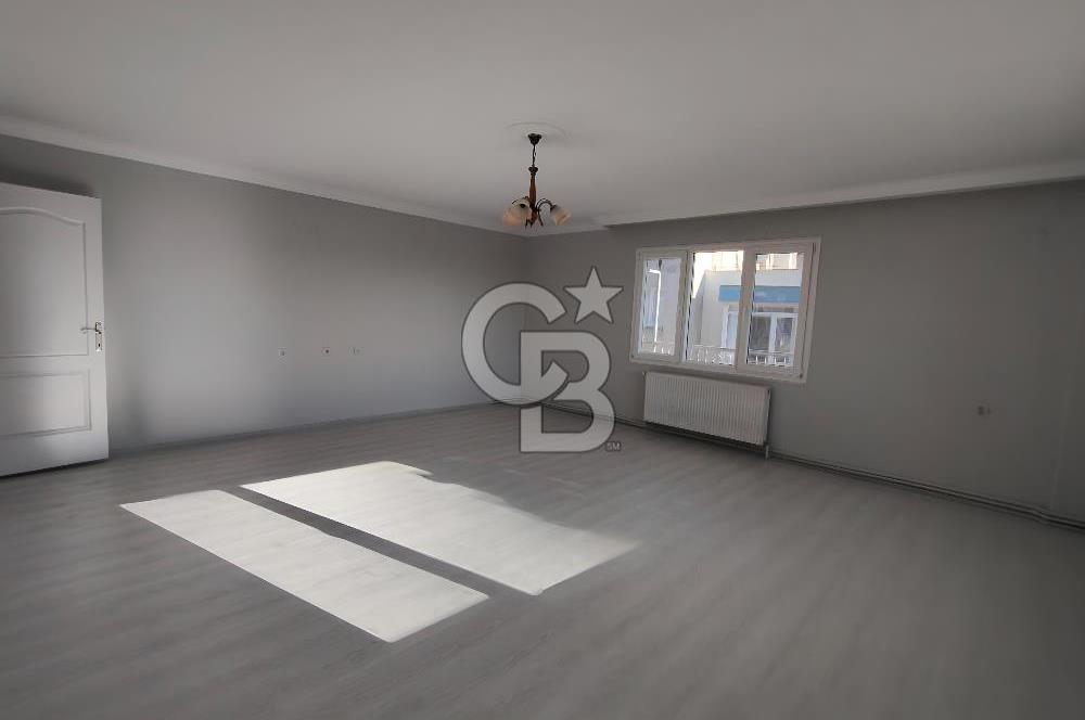 BORNOVA ÜMİT MAHALLESİ'NDE KİRALIK GENİŞ CADDE ÜSTÜ 3+1 DAİRE