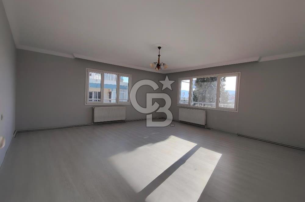 BORNOVA ÜMİT MAHALLESİ'NDE KİRALIK GENİŞ CADDE ÜSTÜ 3+1 DAİRE