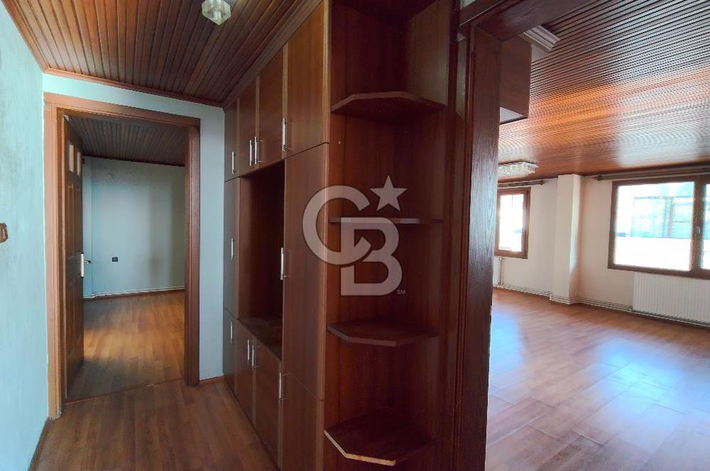 BORNOVA ÜMİT MAHALLESİ'NDE TERASLI KİRALIK 1+1 DAİRE
