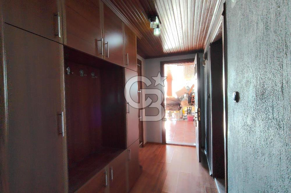 BORNOVA ÜMİT MAHALLESİ'NDE TERASLI KİRALIK 1+1 DAİRE