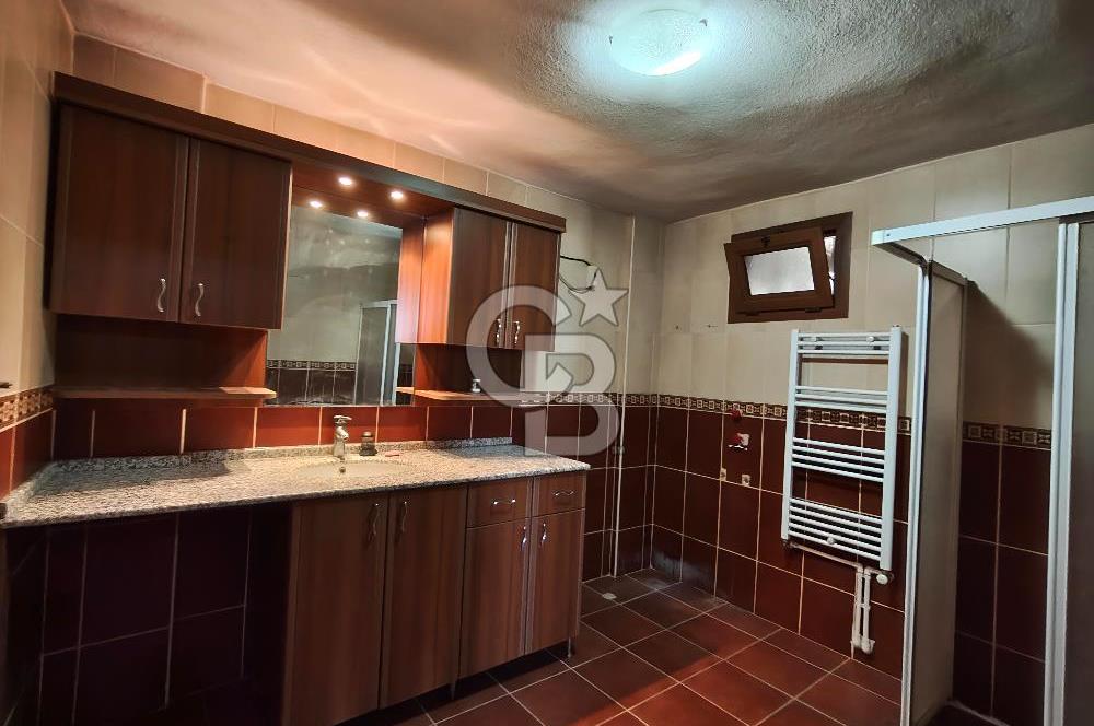 BORNOVA ÜMİT MAHALLESİ'NDE TERASLI KİRALIK 1+1 DAİRE
