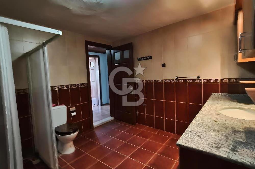 BORNOVA ÜMİT MAHALLESİ'NDE TERASLI KİRALIK 1+1 DAİRE