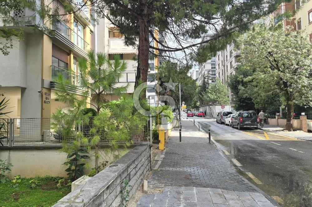 Erenköy'de Merkezi Konumda Kiralık 2+1 Daire