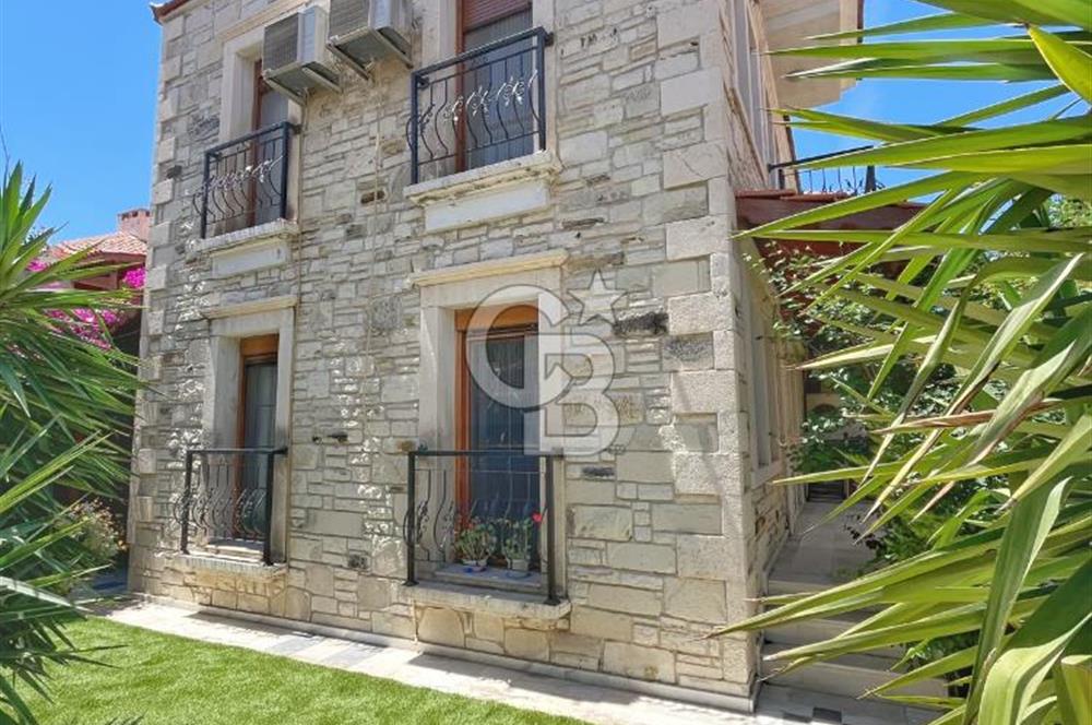 FOÇA İSMETPAŞA MAHALLESİ’NDE SATILIK 3+1 VİLLA