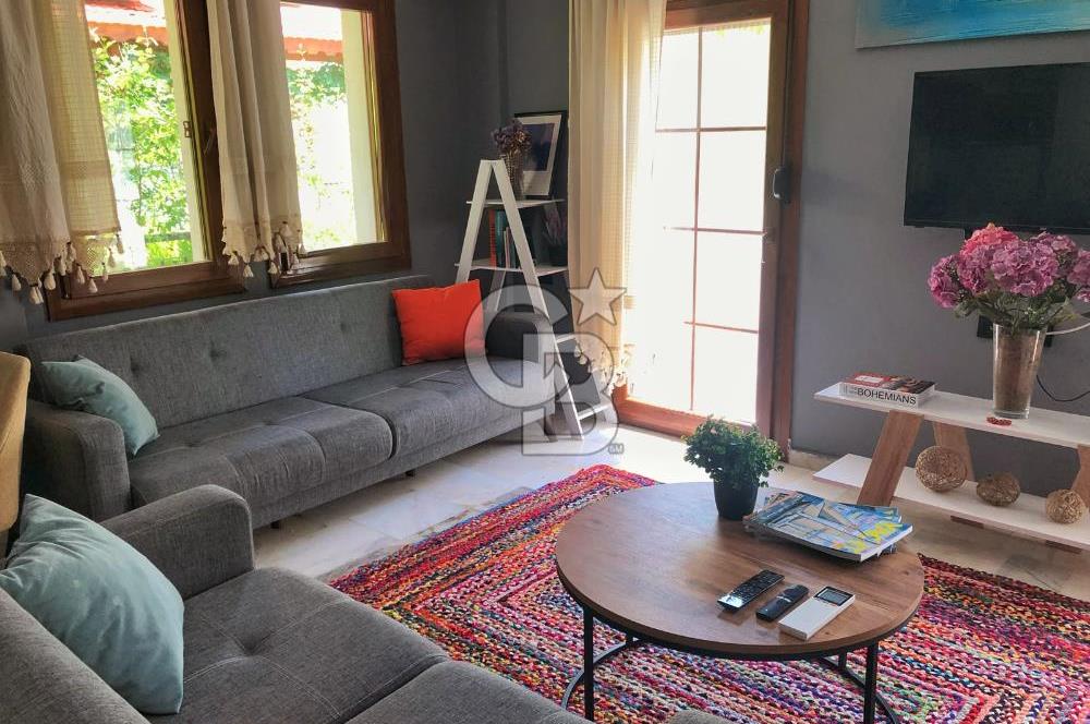FOÇA İSMETPAŞA MAHALLESİ’NDE SATILIK 3+1 VİLLA