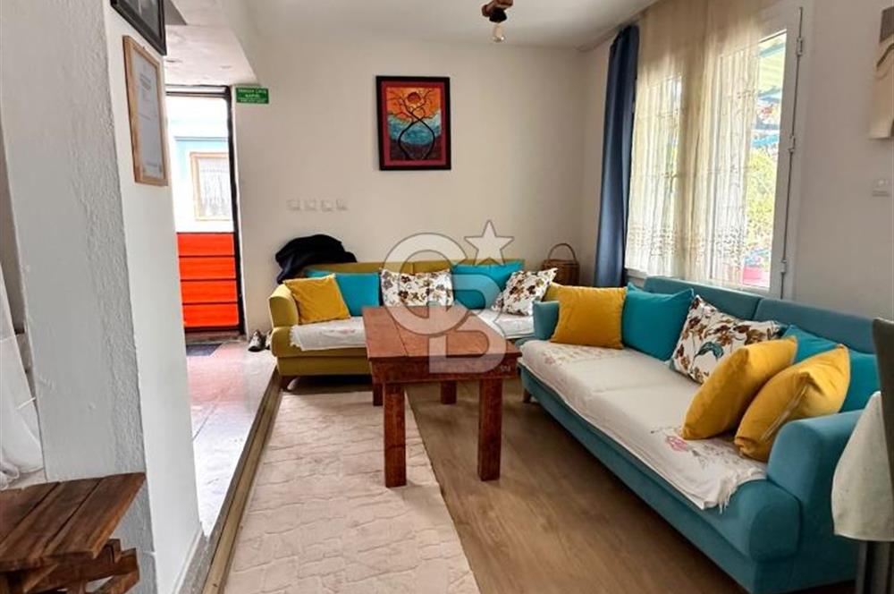 Foça Atatürk Mah. Eşyalı Kiralık 3+1 Dubleks